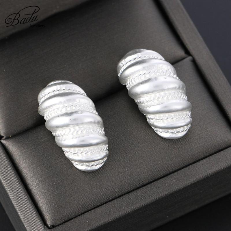 

Stud Badu Small Earrings For Women Fashion Irregular Surface Alloy Charm 2021 Jewelry Wholesale