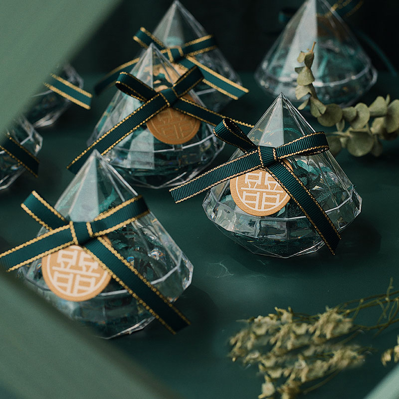 

Custom logo 50pcs wholesale Plastic Wedding chocolate candy boxes favor packaging for party birthday baby shower guests