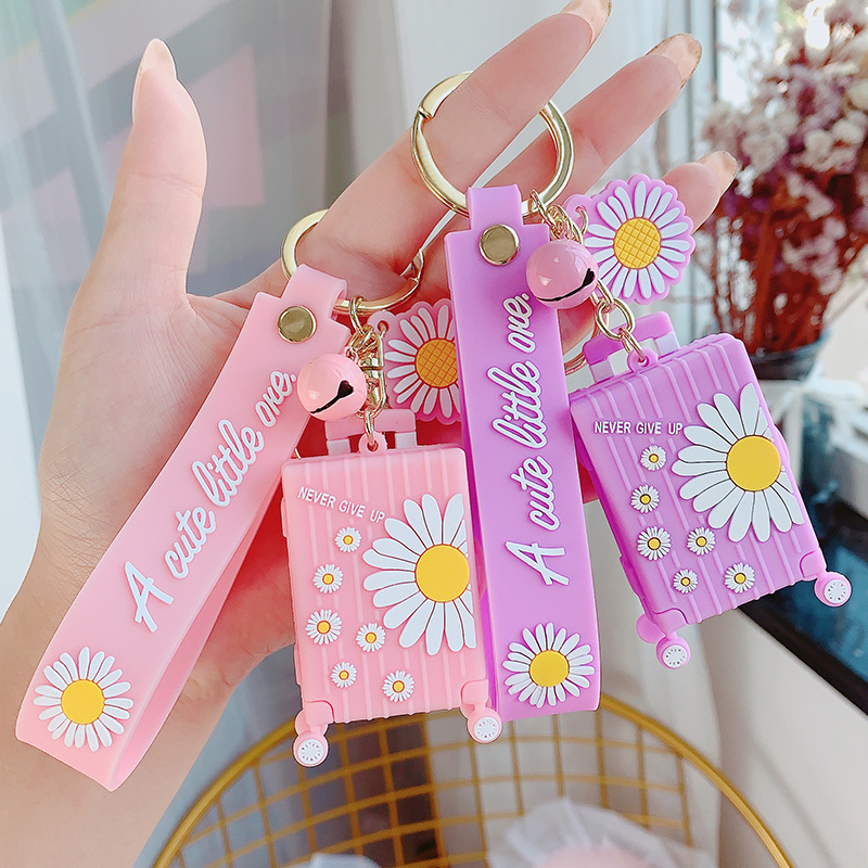 

Japan And South Korea Trend New Online Celebrity Fashion Hot Sale Romantic Creative Bag Pendant Small Daisy Color Keychain