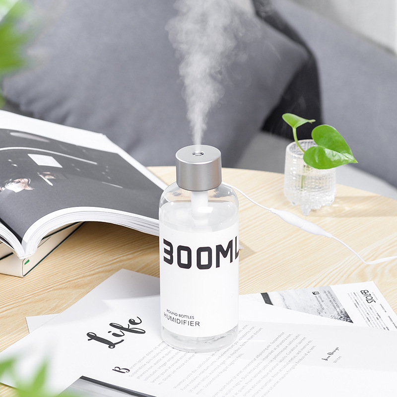 

Plastic Bottle USB Disinfectant Car Mounted Mini Humidifier Mute Small Spray Humidifier Gift