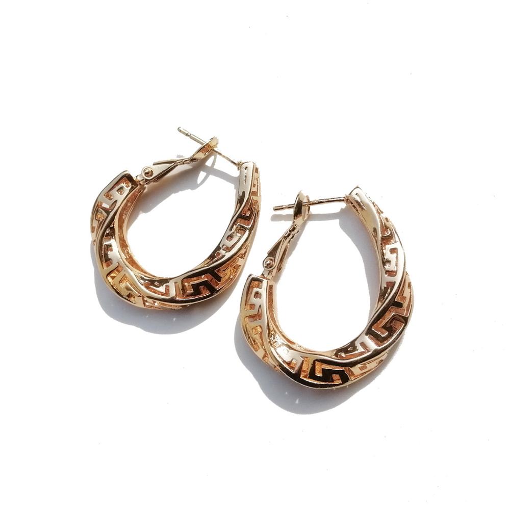 

2020 Ins New Hoop Earrings Twisted Lines Wire Ear Clasps Women Brass Gold White Statements Hyperbole Fashion Jewelry HE805