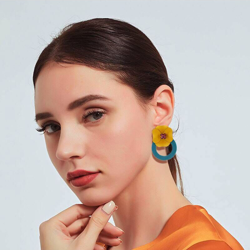 

AENSOA Korea Style Big Flower Drop Earrings For Women Statement Simple Wooden Round Geometric Earrings Party Jewelry Wholesale
