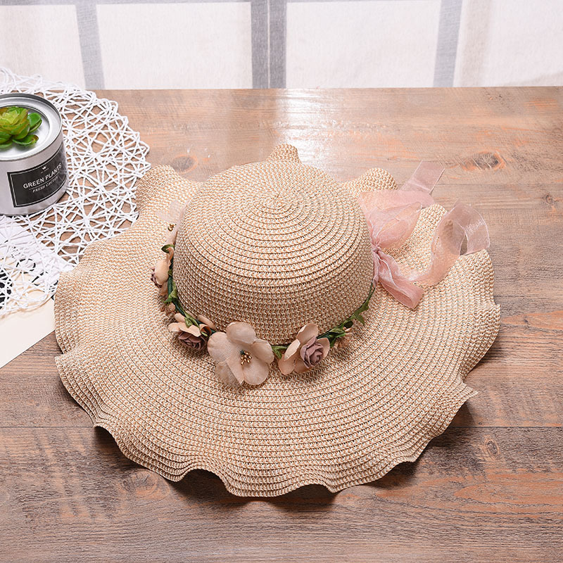 

Wavy Edge Solid Color Garland Foldable Large Brimmed Hat Outdoor Sun Protection Sun-shade Straw Hat Beach Hats, White