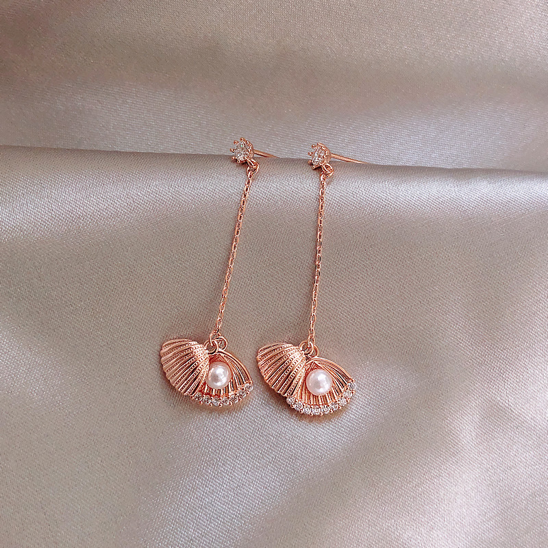 

Dominated 2020 New contracted long metal Shell pearl design Korean earrings fashion crystal Women temperament Drop earrings