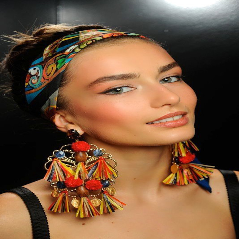 

Dongmu jewelry 2020 new fashion Bohemian tassel exaggerated earrings model go show models ladies fashion jewelry party gift