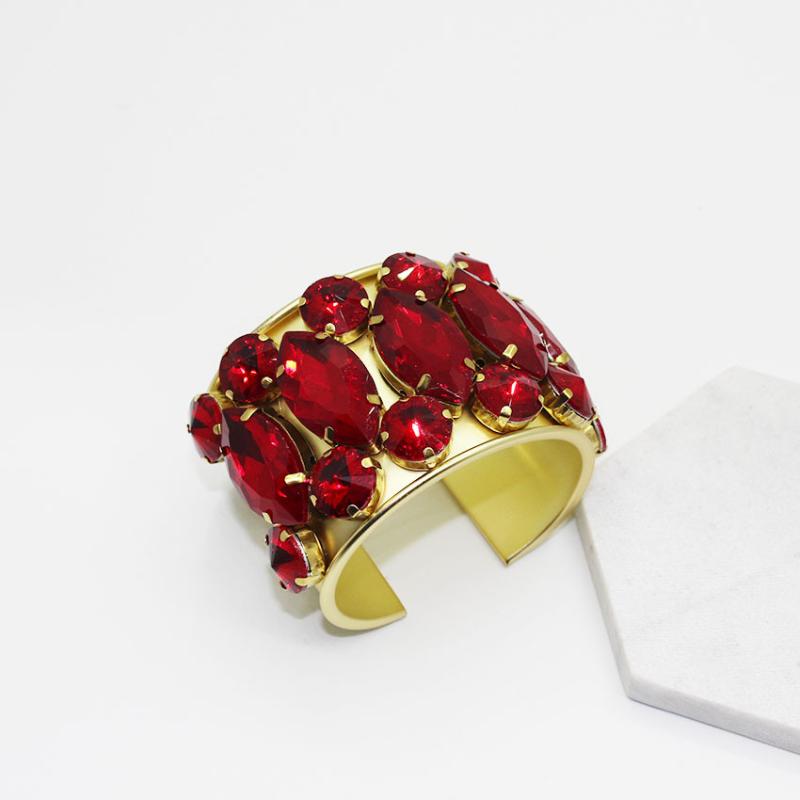 

Charms Fashion Baroque Vintage Bangle Statement Plated Gold Cross Bracelets For Women Gift Wrist Band Bride Jewelry Accessories