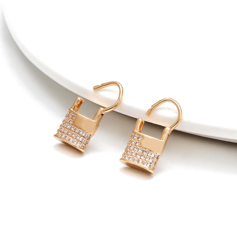 

Wish Card 1pair 15*9mm New Earrings Micro-set Zircon Simple Small Lock Shape Ladies Earrings Popular Women Jewelry BD243
