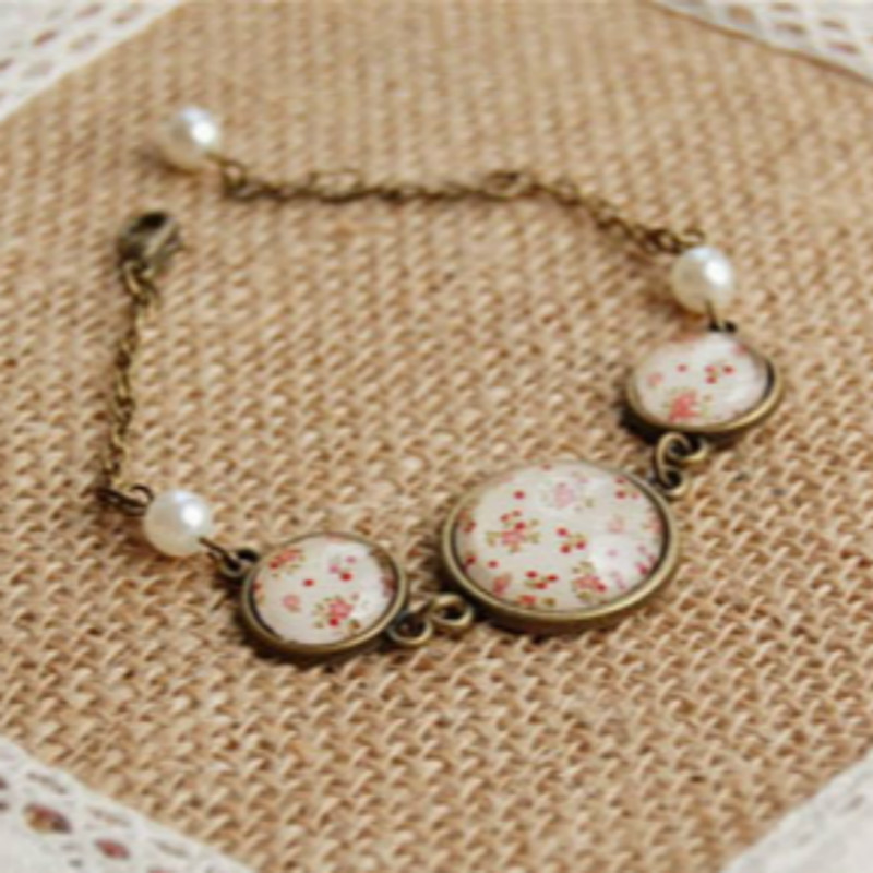 

Flyleaf 2020 Vintage Imitation pearls hand-painted flowers bronze charm bracelet for women handmade fine jewelry pulseras mujer