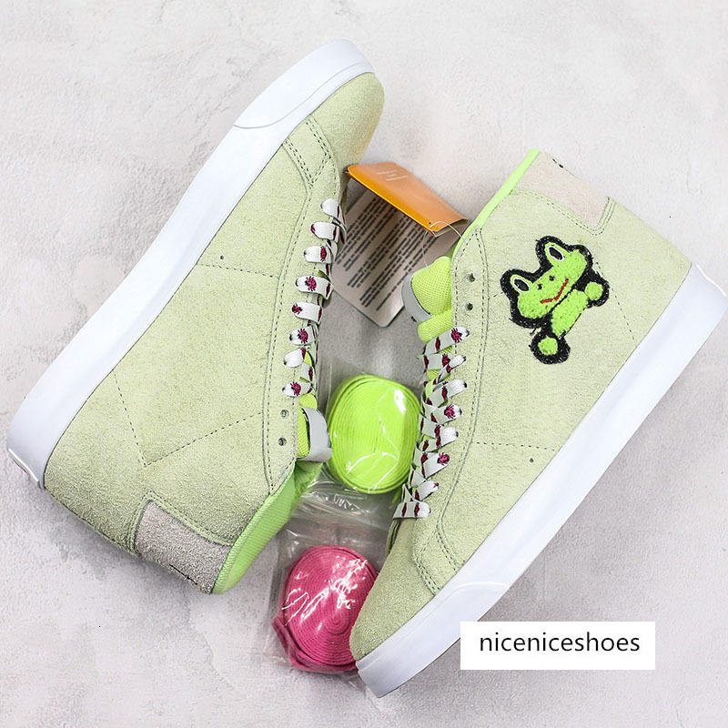

New Arrival Frog Skateboards x SB Mid Skate Shoes for men women high quality sports Blazer Sneakers warm womens Casual Trainers