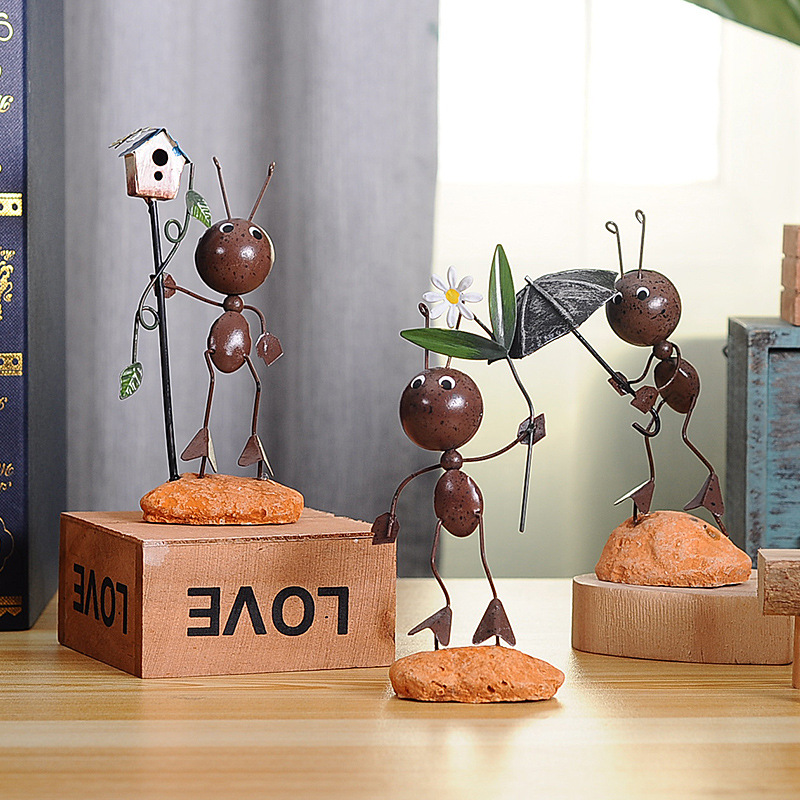 

Vintage nostalgic iron ants small ornaments TV friends bedroom garden ornaments restaurant cafe home decoration accessories
