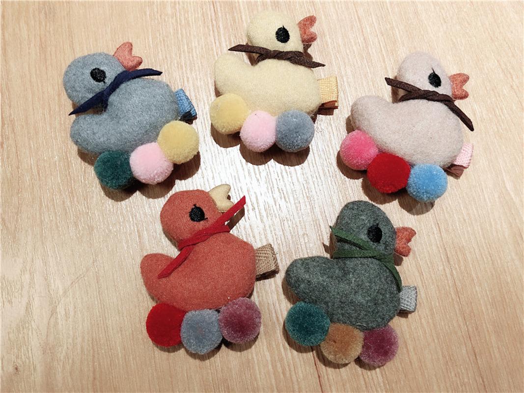 

Boutique 10pcs Fashion Cute Pom Pom Chicken Hairpins Solid Color Ball Mini Chick Hair Clips Princess Headwear Hair Accessories, Choose colors