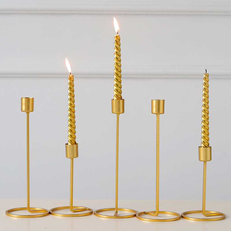 

Northern Iron Art Candlestick Ornaments Gold Candle Holder Home Decoration Figurine Wedding Candlelight Dinner Props Candelabra