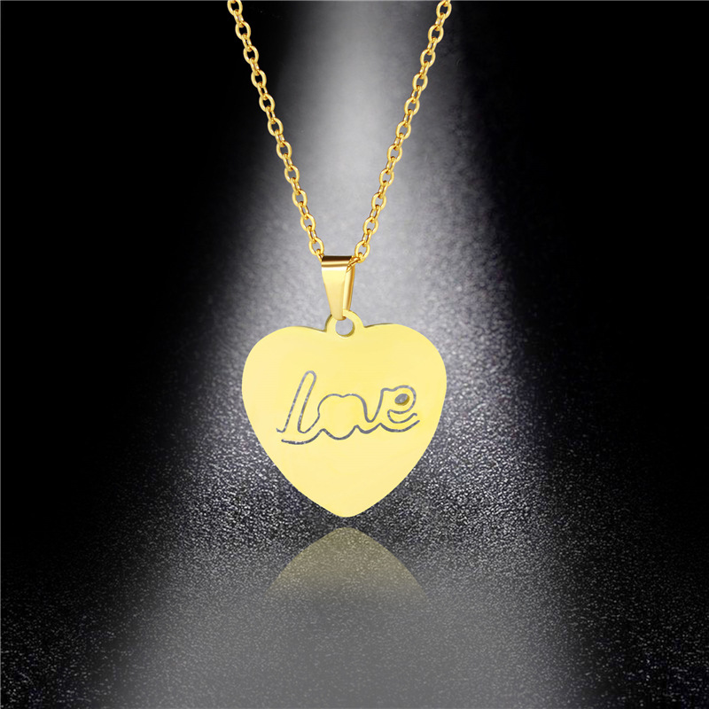 

Necklace Stainless Steel Short Love Necklace Female Peach Heart Clavicle Chain C Lettering LOVE Jump Di Hip Hop Accessories