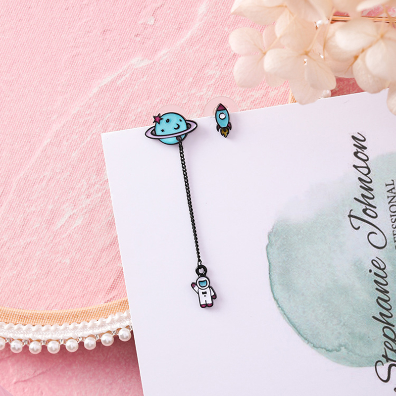 

2020 Hot New Design Asymmetric Universe Rocket Earrings For Women Star Planet Spacecraft Pendientes Fashion Jewelry Cute Gift