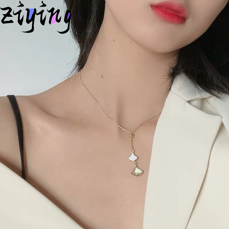 

Fashion Simple Metal Leaves Clavicle Necklace Chain Geometry Triangular Crystal New Vintage Pendant Necklace For Women Jewelry