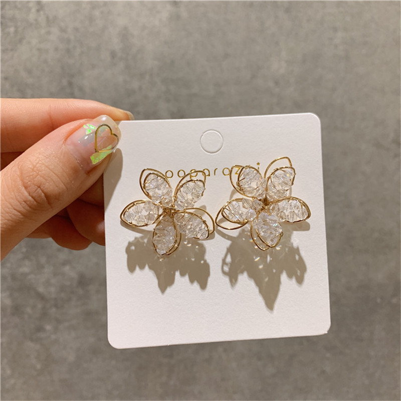 

New Sweet Crystal Flower Stud Earrings For Women Korean Fashion Elegant Earrings Oorbellen Bijoux Party Wedding Jewelry Gifts