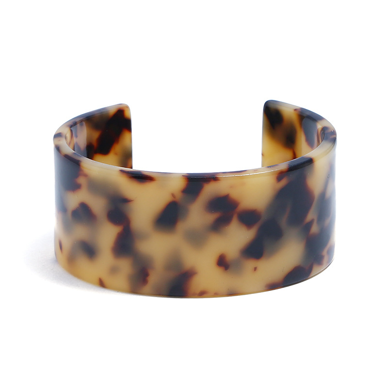 

Fashion Tortoiseshell Cuff Acrylic Wide Bangles Bracelet For Women Vintage Resin Leopard Round Trendy Wedding Jewelry One Piece