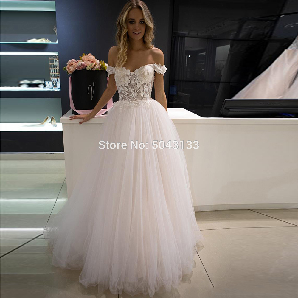 

Sexy Off The Shoulder Lace Applique Wedding Dresses with Cap Sleeves 2020 Romantic 3D Flowers Wedding Bridal Gown Floor Length, White