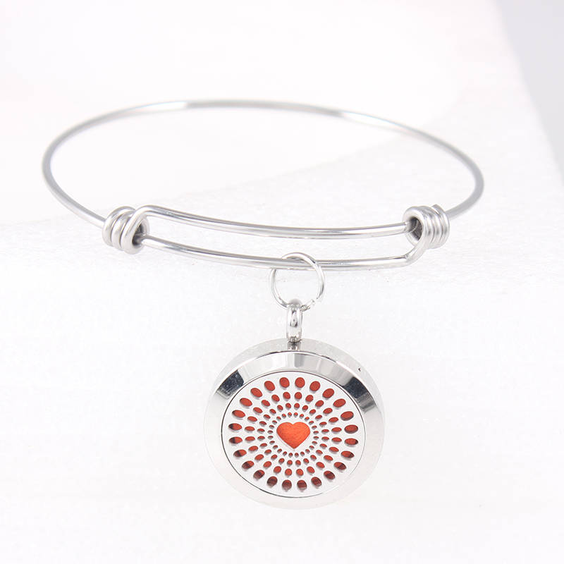

Heart 25mm Aroma Locket Bracelet Stainless Steel Perfume Locket Expandable Bangle Essential Oil Diffuser Bracelet For Women
