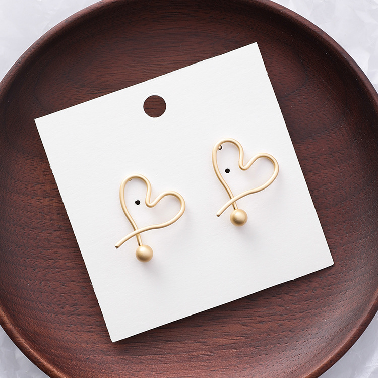 

2020 hot fashion jewelry metallic copper heart earrings cute simple line gold color earrings for women gift