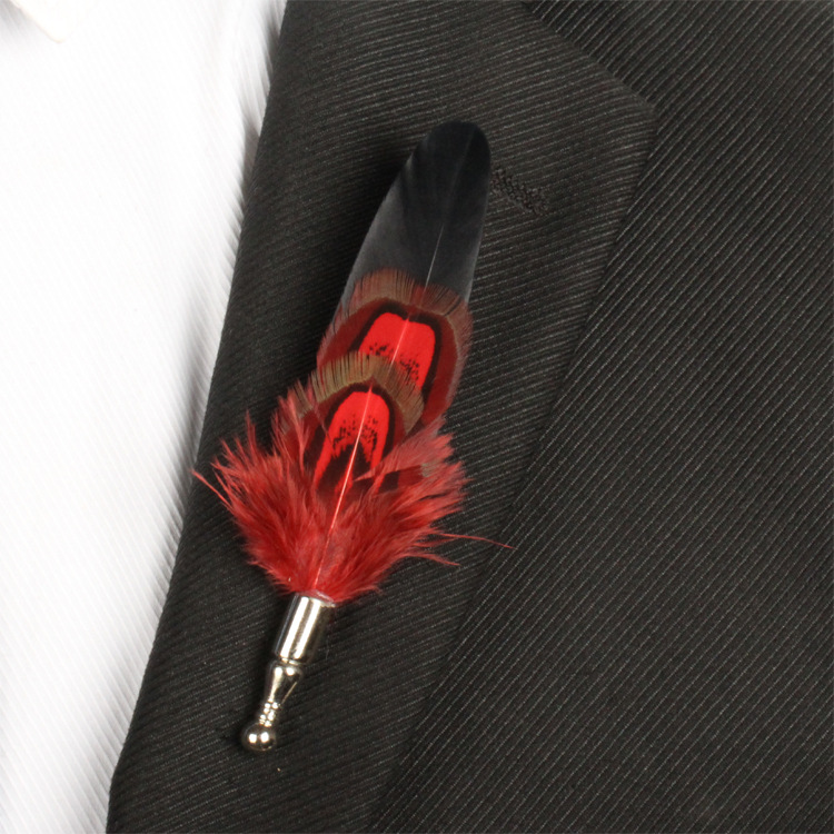 

New Classic Red Feather Brooch Lapel Pin Wedding Corsage Jewelry Luxury Pins and Brooches Hat Suit Shirt Men Accessories