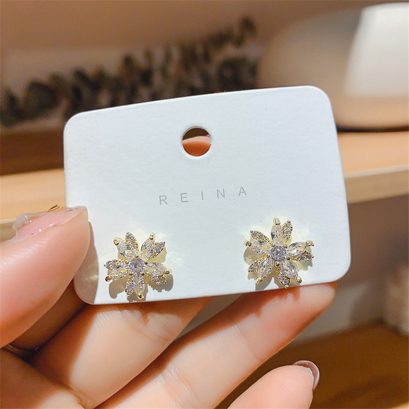 

Korea New Shiny Cubic Zirconia Flower Earrings for Woman Exquisite Luxury Crystal Statement Earrings Jewelry Accessories Gift