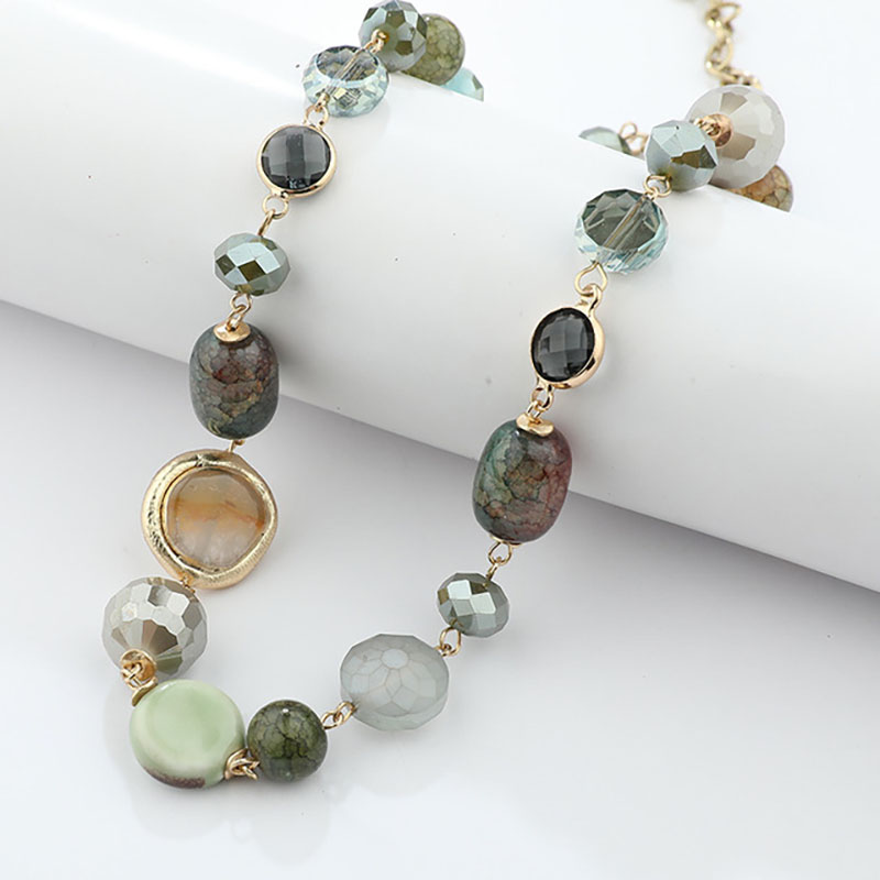 

Popular Hot Selling Unique Vintage Bohemia Beaded Necklace For Women Artificial Crystal Short Necklace Women Jewelry PD-06