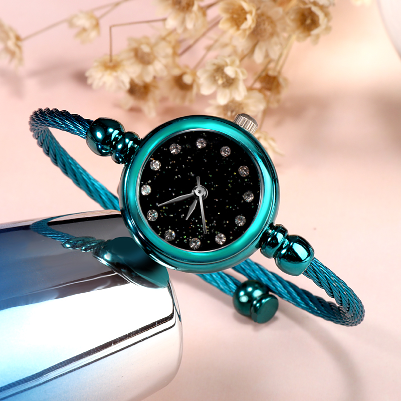 

Wristwatches Classic Luxury Women's Bracelet Rhinestone Starry Sky Watches Fashion Elegant Women Ladies Watch Relogio Feminino, Silver