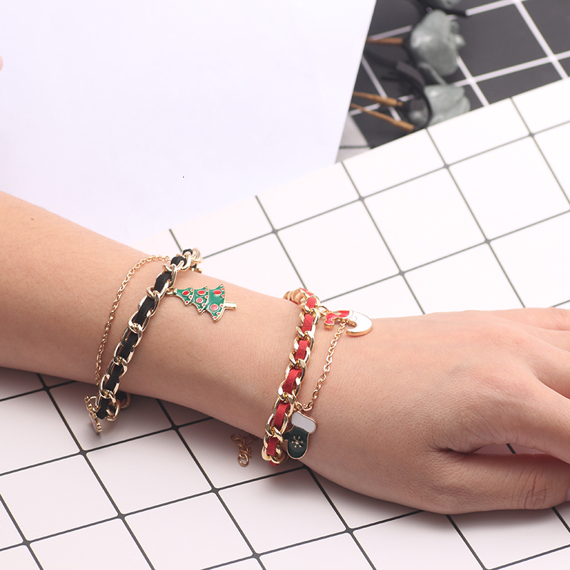 

Fashion Sweet Wind Christmas Bells Gloves Christmas Tree Bracelet For Women Red And Black Jewelry Charm Ladies Holiday Gift 2020