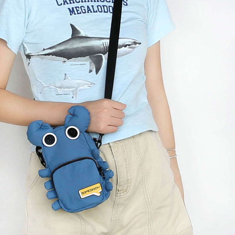 

Small crab funny bag female new girl cartoon diagonal small square bag wild mobile phone, Blue