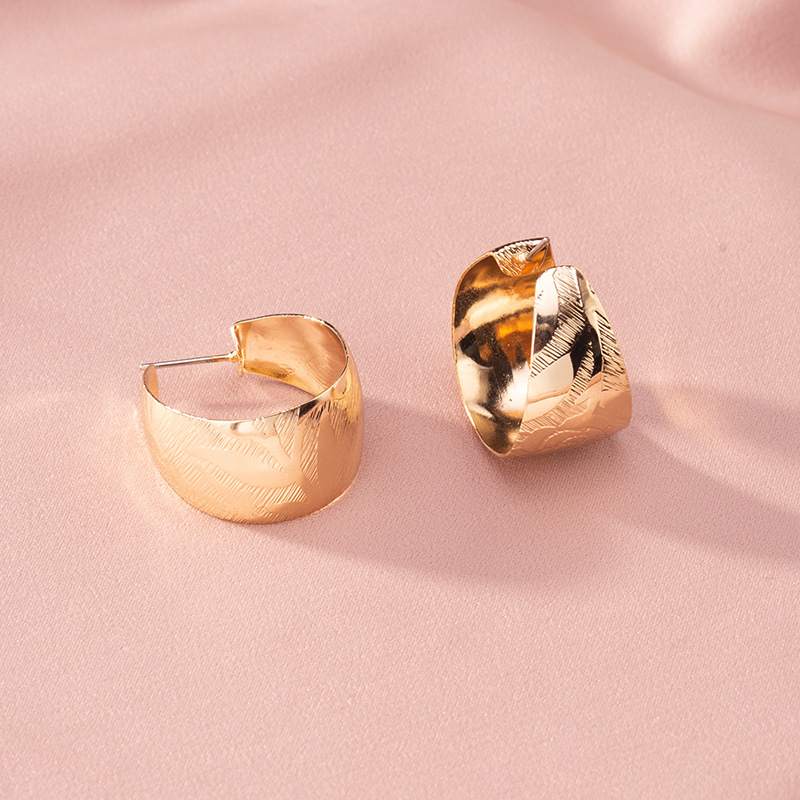 

2020 New Trendy Ins Gold Texture Flower Round Minimalism Minimalist Hoop Earrings Korean Fashion Chic Women Party Jewelry