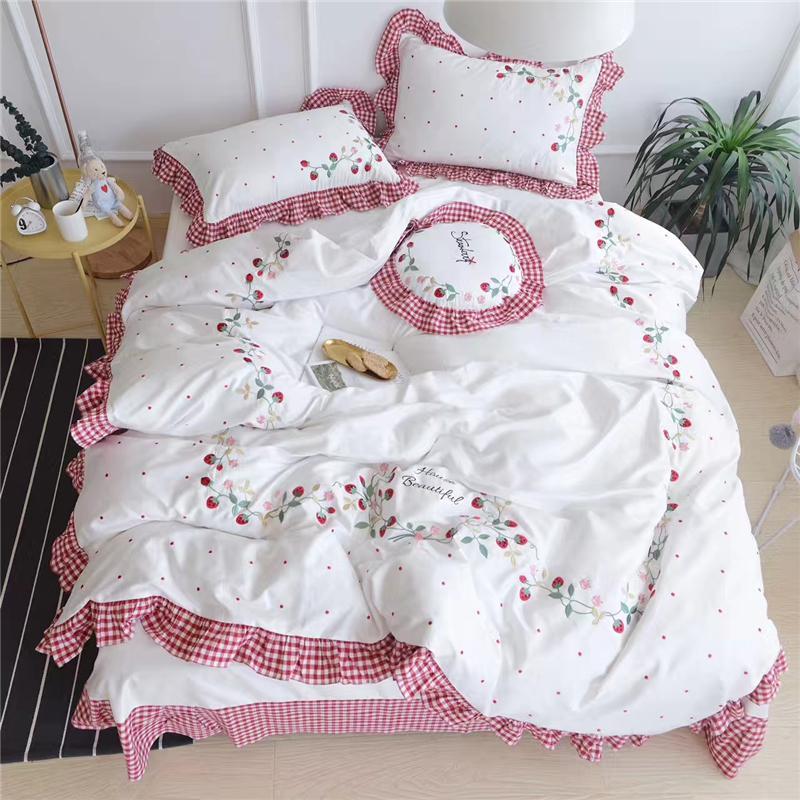 

4/6/7Pcs luxury Egypt cotton strawberry Bedding Set Embroidery Ruffles Duvet cover set Bed Sheet Pillowcases Queen King Size, Ml2