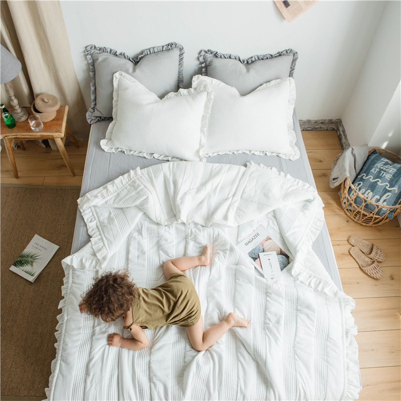 

Korean Style Summer Cool Quilt Bed Cover Dual-use Spinning Lotus Leaf Air Conditioning Quilt Three-piece Suit, White