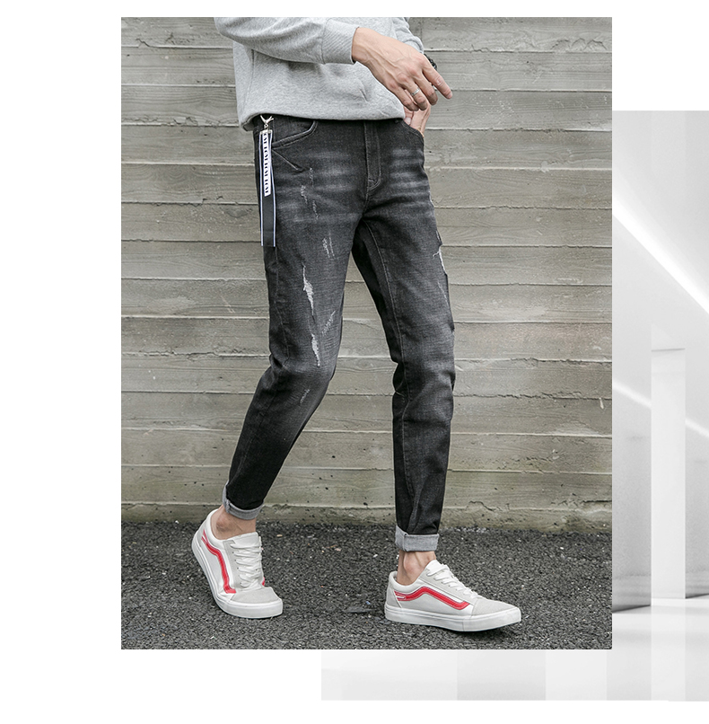 

Black Hole Jeans Are Male LinYe1193