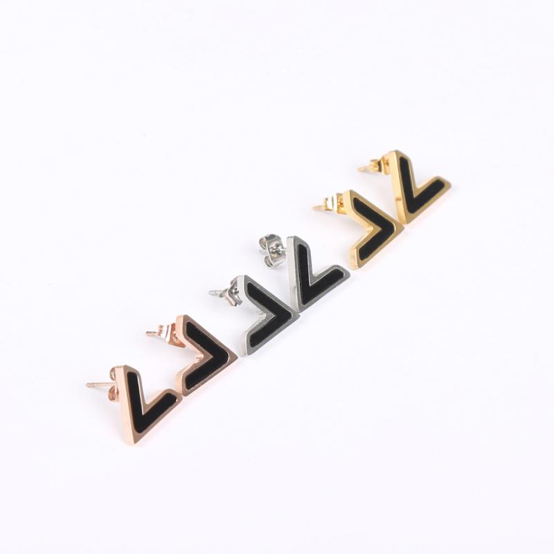 

YUN RUO 2020 Fashion Personality Black V Stud Earring Woman Rose Gold Color Titanium Steel Jewelry Party Birthday Gift Not Fade
