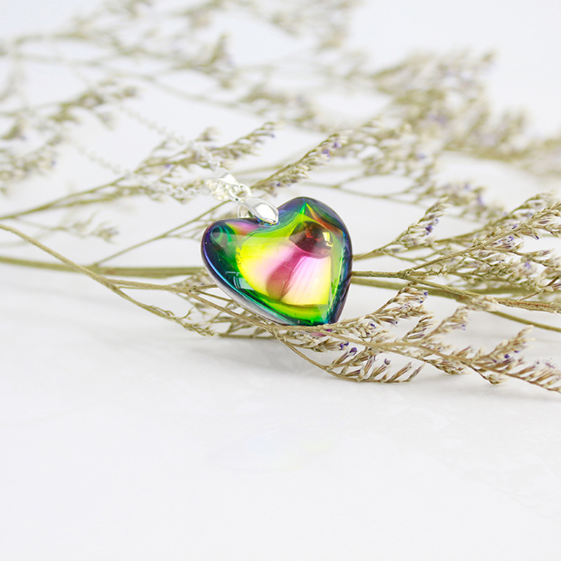 

Exquisite Elegant High Quality Simple Necklaces Charming Multi-Color Crystal Glass Heart Bead Pendant & Chain Necklace