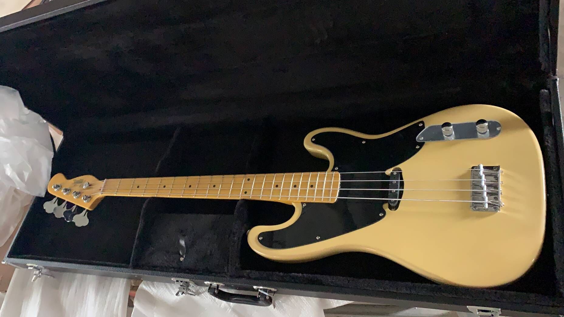 

Promotion! Cream White Precision 4 String Jazz Bass Electric Bass Guitar Black Pickguard