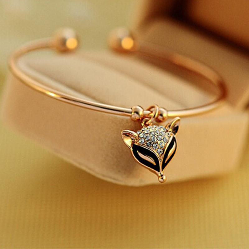 

Vivid Crystal Charming Black Eye Line Opening Fashional Golden Bracelets & Bangles