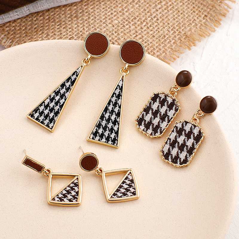 

AENSOA Black White Plaid Cloth Geometric Drop Earrings For Women Alloy Lattice Fabric Statement Earring Trendy Party Jewelry