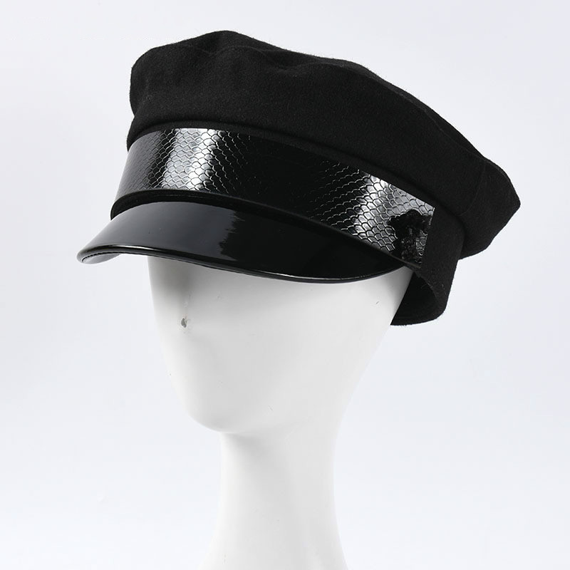 

2020 New Curved Navy Hat With Leather Brim Cotton Fashion Beret Hats Men Women All Matched Berets Street Style Cap, Black