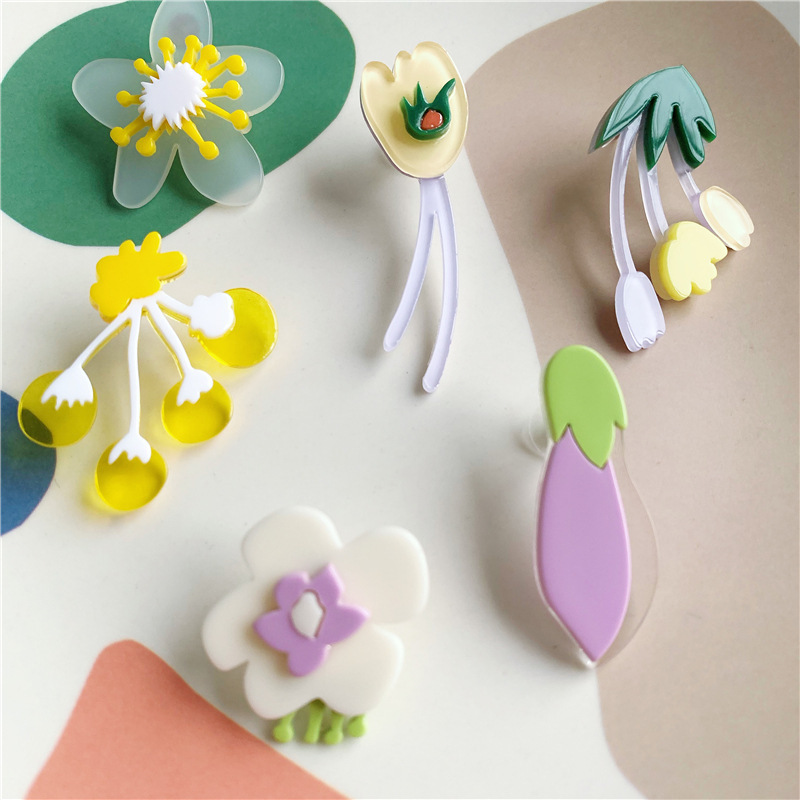 

UJBOX Acrylic Resin Flower Earrings Women Pear Flower Tulip Stud Earrings No Piercing for Girls Birthday Gift