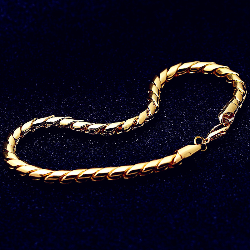 

New Golden Snake Bone Bracelet Classic Fashion Wild Woman Hand Jewelry Chain