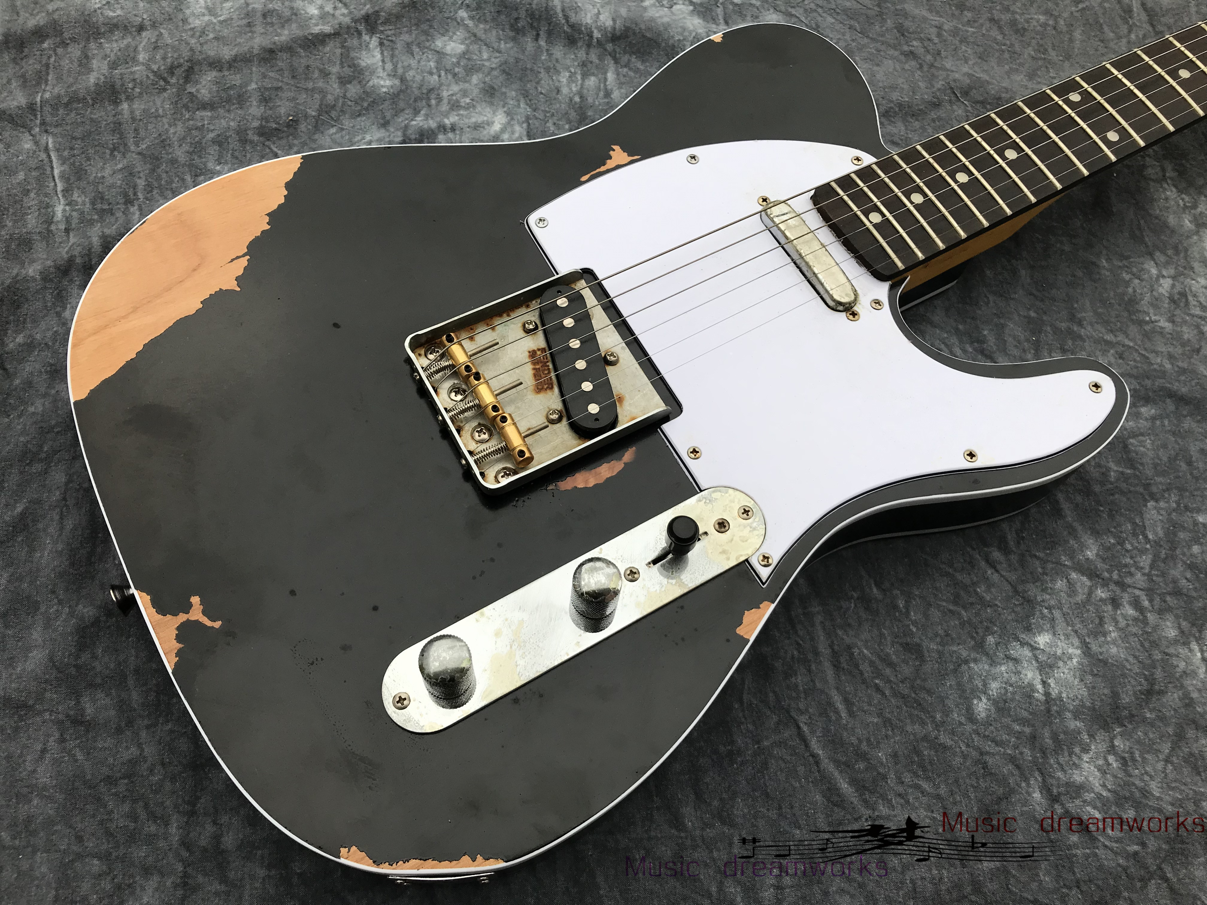 

New style electric guitar, Alder wood handmade heavy relic guitar.in stock