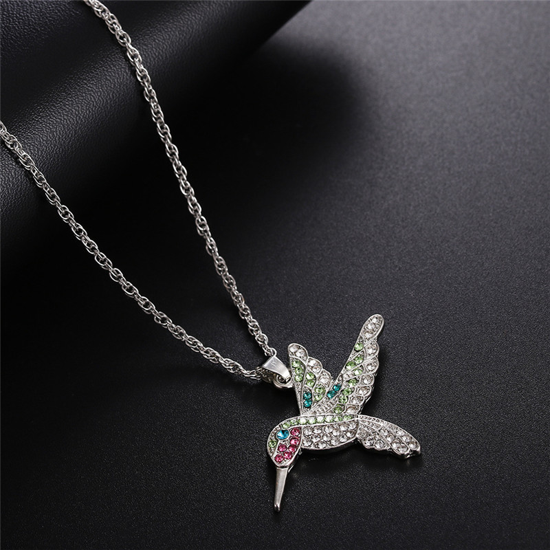 

Animal Flying Bird Hummingbird Colorful Crystal Pendants Necklace Men Women Silver Color Chain Necklace Sweater Jewelry