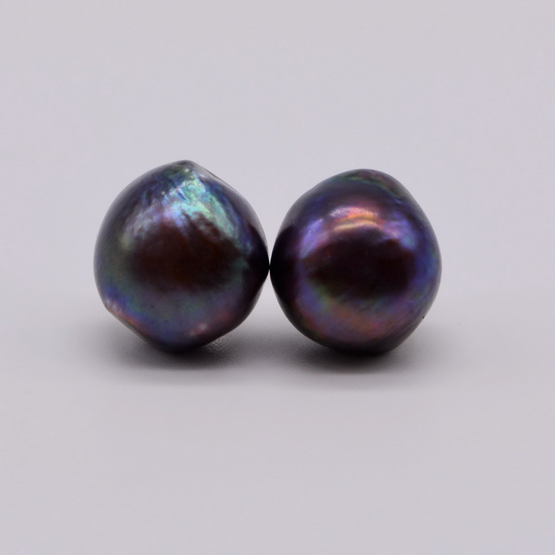 

Black baroque stud earrings. Natural baroque pearl. Earrings in sterling silver. Minimalist style jewelry. Women's pearl earring