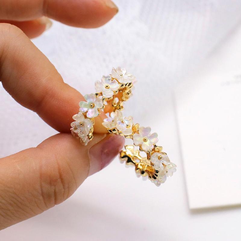 

Hoop & Huggie AMORCOME Fashion Resin Flower Gold Metal Earrings Vintage Minimalist Geometric C Shape Contracted For Women Accessories