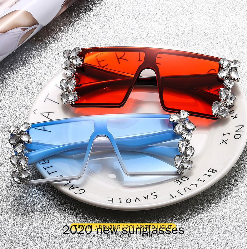 

Sunglasses Vintage Fashion Oversized Red Black Women Famous Design Sexy Diamond Square Sun Glasses For Female NX