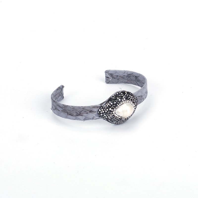

Natural Rough Big Freshwater Pearl Bead Charm Pave Rhinestone Grey Real Snake Leather Wrap Open Adjustable Bangle Cuff For Wmen