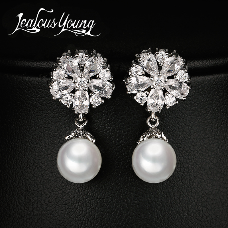 

Dangle & Chandelier Elegant Round Imitation Pearl Earrings Hang Snowflake Flower Cubic Zirconia Drop For Women Fashion Bridal Earings AE414