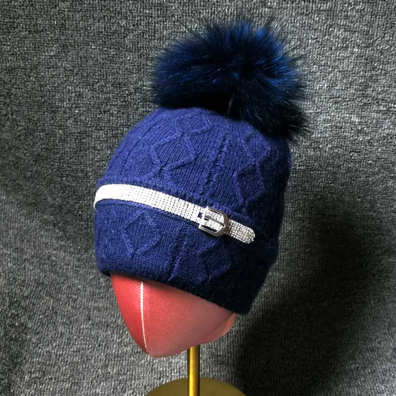 

2020 New product High quality Wool Hat Adults winter Beanie With Big Raccoon Fur pompoms female knit hat, White